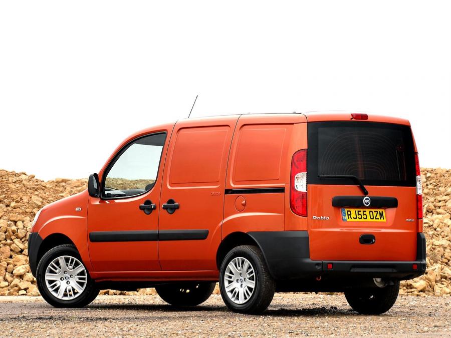  Fiat Doblo Cargo 2005 года  (UK) (фото 9 из 11)